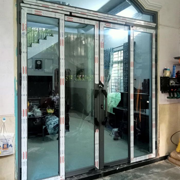Hình ảnh thi công thực tế cửa trượt quay đẹp của Eurotechvietnam