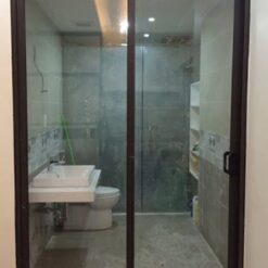 cửa nhà tắm xếp trượt slim