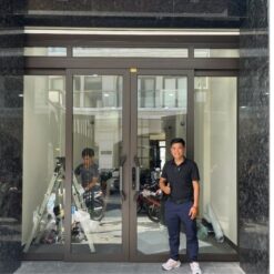 cửa trượt gấp hệ hoàng gia