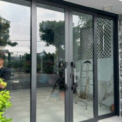 Cửa trượt quay hệ vip 68 bốn cánh hiện đại