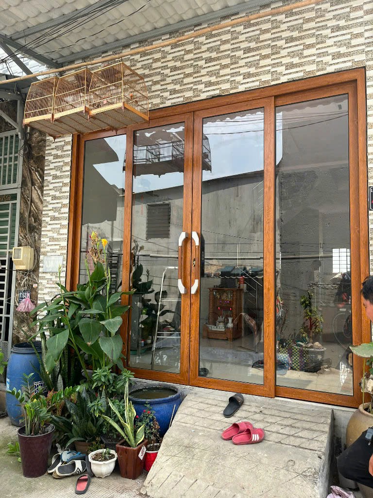 Hình ảnh thi công thực tế cửa trượt quay tại Củ Chi